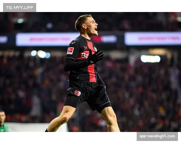 法兰克福五后卫体系经受考验 肋部渗透防守有待加强